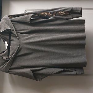 Fleece Gray and Camo top Sz Lg